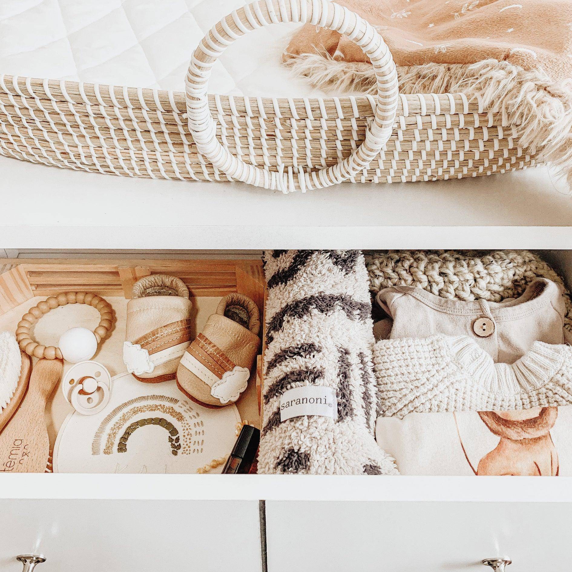 Modern Nursery & Kids Room Changing Table Dresser with Multi-Storage Options Kids’ Room Modern Nursery & Kids Room Changing Table Dresser with Multi-Storage Options Kids' Room